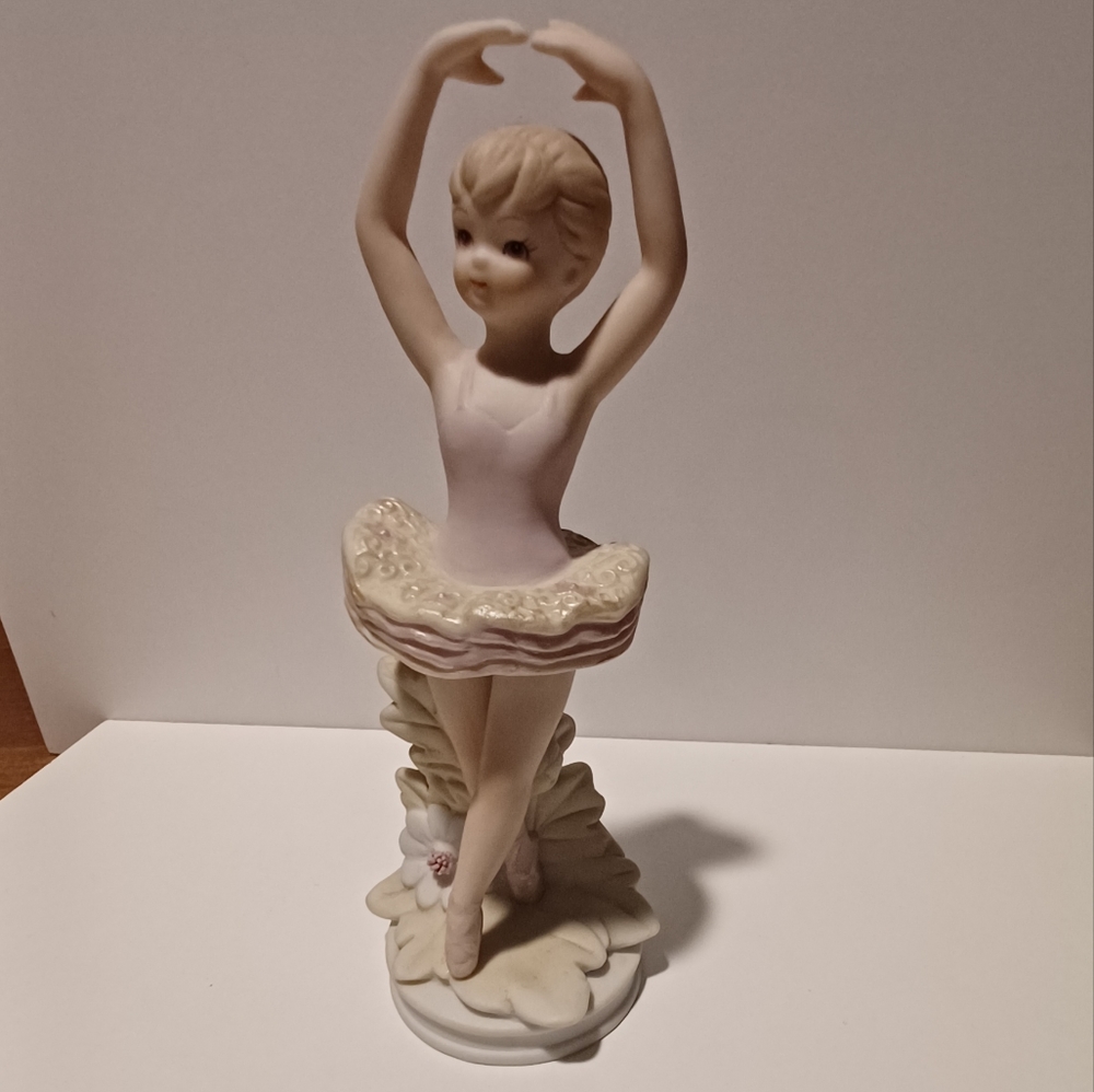 EUC Vintage Lefton Hand Painted Ballerina Figurine - The Christopher Collection